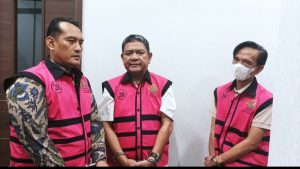 BS, RNS, dan AH Diamankan Dalam Rangka Penyidikan T.P. Korupsi Dana Bantuan Operasional Kesehatan (DOK) di Kabupaten Kaur