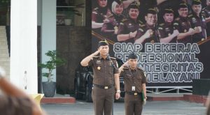 ASISTEN INTELIJEN KEJAKSAAN TINGGI RIAU MENJADI PENERIMA APEL KERJA PAGI