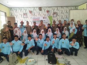 Kasat Binmas Polres Sukabumi Lakukan Giat Penyuluhan Tentang Narkoba Kepada Para Pelajar Dan Pemuda Di Desa Ridogalih