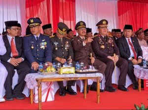 Kepala Kejaksaan Tinggi Riau Menghadiri Upacara Pengibaran Bendera Merah Putih Di Kantor  Gubernur Riau dalam rangka HUT RI Ke-78