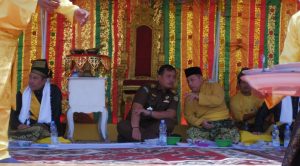 Kasi Intel Menghadiri Pelaksanaan Kenduri Adat Penabalan Gelar Adat Gubernur Riau Drs. H. Syamsuar M.Si.