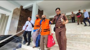 Penyerahan Tersangka Dan Barang Bukti (Tahap II) Perkara Dugaan Tipikor Pada BANK RIAU KEPRI Cabang Pembantu Syariah Duri