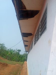 Diduga Anggaran Pemeliharaan dari Dana BOS tidak Direalisasikan, SDN 1 gunung gede Terkesan Kumuh.