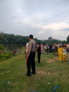 Pekerja Turap di Desa Penyasawan Tenggelam di Sungai Kampar