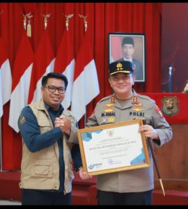 Kapolda Riau Menerima Penghargaan Dari Badan Perlindungan Pekerja Migran Indonesia