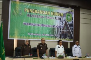 Tim Penerangan Hukum Bidang Intelijen Kejaksaan Tinggi Riau melakukan kegiatan Penerangan Hukum Program Pembinaan Masyarakat Taat Hukum (BINMATKUM) di Kabupaten Kepulauan Meranti