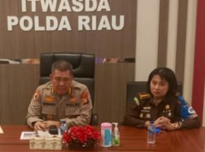 Asisten Pengawasan Kejaksaan Tinggi Riau Hadiri Rapat Satuan Tugas (Satgas) Saber Pungli Provinsi Riau
