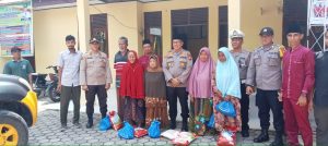 10 Warga Buluh Nipis Dikunjungi Kapolsek Siak Hulu Dalam Rangka Bhakti Sosial Jum’at Berkah