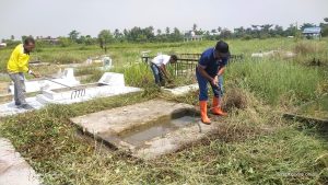 Dinas Lingkungan Hidup (DLH) Lakukan Bakti Sosial Bersih-Bersih Rumah Ibadah Dan Kuburan Sambut HUT Rohil Yang Ke-24 Tahun, “4 September 2023”