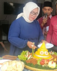 HUT Ke-4 Media Kupaskabar.com, Membacabangsa.co.id,ceritariau.com  Berbagi Sembako dengan Menyantuni Anak Yatim