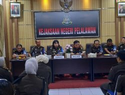 ASWAS KEJATI RIAU MELAKUKAN INSPEKSI PEMANTAUAN DI KEJAKSAAN NEGERI PELALAWAN