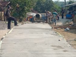 Warga Ucapkan Terima Kasih, Pembangunan Jalan Rabat Beton poros desa hampir Selesai dibangun.