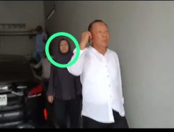 Tim Tabur Kejaksaan Agung Berhasil  Mengamankan DPO Asal Kejaksaan Tinggi Riau Yaitu Saksi K Dan Saksi M