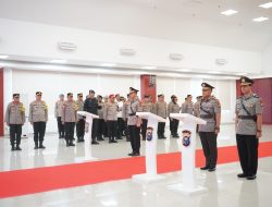 Kapolda Riau Lantik Kombes Taufik Lukman Nurhidayat Sebagai Dirlantas dan AKBP Mohamad Qori Oktohandoko Sebagai Kabidkum