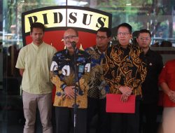 Tim Penyidik Kejaksaan Agung Tindak Pidana Khusus Tetapkan AQ Sebagai Tersangka BAKTI KOMINFO