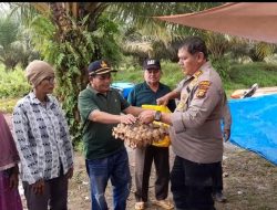 Polsek Siak Hulu Bantu Sembako Untuk Dapur Umum Pencarian Korban Tenggelam