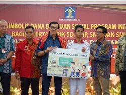 Menkumham Yasonna Serahkan Bantuan Dana Pendidikan PIP Bagi Peserta Didik di Sumatera Utara
