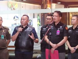 Kejaksaan Agung (JAM PIDSUS)  Memeriksa 2 Saksi Terkait Perkara Impor Gula