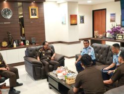 Kejaksaan Tinggi Riau Akmal Abbas Menerima Kunjungan Kerja Sekaligus Silaturahmi Komandan Lanud Roesmin Nurjadin Marsma TNI Feri Yunaldi, S.E., M. Han didampingi Letkol Sus Ridwan