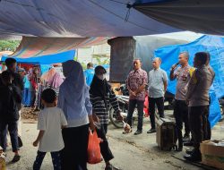 Sapa Pengunjung Pasar Kamis,Polsek KKH  Tingkatkan Cooling System jelang pemilu 2024.