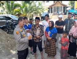 Peduli Korban Banjir, Kapolsek Siak Hulu Salurkan Bantuan Sembako serta himbuan Pemilu Damai