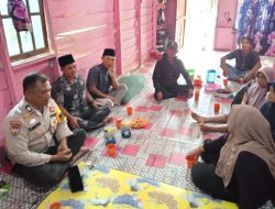Bhabinkamtibmas Polsek Kempas Sambangi Rumah Warga Menyampaikan Himbauan Pemilu Damai