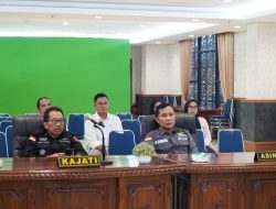 Kepala Kejaksaan Tinggi Riau mengikuti Kegiatan Rapat Persiapan Posko Pemilu Kejaksaan Menjelang Pemungutan Suara pada Pemilu Tahun 2024 secara virtual