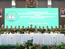 Akmal Abbas, S.H., M.H : Kepala Kejaksaan Tinggi Riau Memberikan Pengarahan Dalam Kegiatan Pertemuan Konsultasi Ikatan Adhyaksa Dharmakarini Wilayah Riau