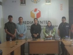 Bawaslu Rokan Hilir menyampaikan Melalui Konferensi Pers Perkembangan Pelanggaran Kampanye