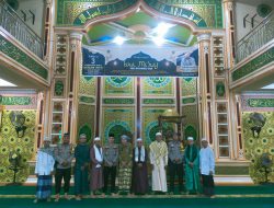 Kapolsek Kempas Gelar Sholat Subuh Keliling Berjamaah, Ajak Masyarakat Gunakan Hak Pilihnya.