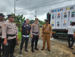 Jajaran Polsek Kempas bersama TNI Kawal Ketat Pergeseran Logistik Pemilu 2024 di Kecamatan Kempas.