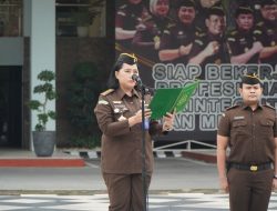 ASWAS Ayu Agung Kejaksaan Tinggi Riau Penerima Apel Kerja Pagi : Amanatnya Kepada Seluruh Pegawai Agar Selalu Menjaga Integritas serta Profesional dalam Menjalankan Tugas