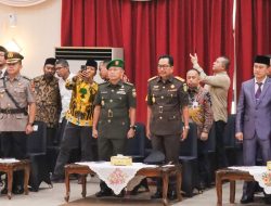 Kajati Riau Akmal Abbas : Hadiri Pelantikan dan Pengambilan Sumpah Jabatan Penjabat Sekretaris Daerah Provinsi Riau