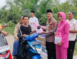 Polsek Perhentian Raja Bersama Bhayangkari Peduli Laksanakan Pembagian Takjil Dalam Rangka Bulan Suci Ramadhan 1445 H