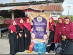 PMT-UI Desa Rimbo Panjang Berbagi Takjil Gratis di Jalan Pekanbaru – Bangkinang