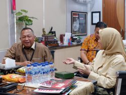 Ketua Komisi Informasi Pusat (KIP) Prof. Dr. Donny Yoesguantoro, M.M., MPA beserta Komisioner KIP Mendorong Kejaksaan Agung Mendapatkan Penilaian Lembaga yang Informatif
