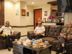 Kepala Kejaksaan Tinggi Riau Akmal Abbas : Menerima Kunjungan Anggota Komisi II DPR RI Dr. Junimart Girsang, S.H., M.B.A, M.H.