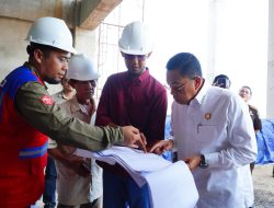 Wakil Jaksa Agung Dr. Sunarta: Memberikan Pengarahan Saat Melakukan Kunjungan Kerjanya ke Wilayah Hukum Kejaksaan Tinggi Kalimantan Selatan