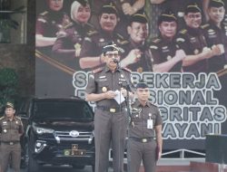 Kajati Riau Pimpin Upacara Dalam Rangka Hari Ulang Persaja Ke- 73 Tahun 2024 di Halaman Kantor Kejaksaan Tinggi Riau