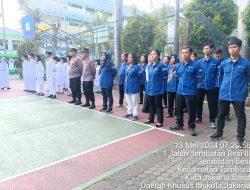 Pimpin Upacara Bendera Disekolah, Polres Jakbar Ajak Pelajar Hindari Tawuran, Narkoba dan Judi Online Serta Bangun Generasi Muda Berkualitas