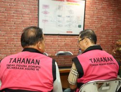 Jaksa Agung Muda Tindak Pidana Khusus Serah Terima Tersangka Tahap II TN alias AN dan AA Kepada Jaksa Penuntut Umum