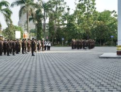 Asisten Pidana Militer Kejaksaan Tinggi Riau Kolonel Laut Penerima Apel Kerja Pagi