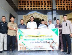 KAJATI MALUKU SERAHKAN HEWAN QURBAN DI MASJID RAYA AL-FATAH AMBON