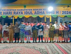 Bupati Dan Wakil Bupati Rokan Hilir Lepas 54 Peserta Pawai Takbir Idul Adha 1445 H/2024 M