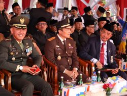 Pemerintah Provinsi DKI Jakarta Memberikan Penghargaan Kepada  Kepala Kejaksaan Tinggi DKI Jakarta Atas Jasa Layanan Hukum