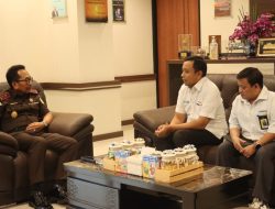 Kepala Kejaksaan Tinggi Riau Menerima Kunjungan Silatutrahmi Kepala Kantor Direktorat Jenderal Pajak Wilayah Riau