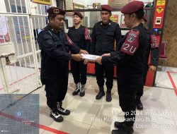 Terapkan SOP, Petugas Pintu Utama Lapas Pekanbaru Lakukan Apel Serah Terima