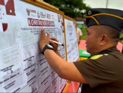 Plt. Kajari SBB Bambang Heripurwanto : Pimpin Upacara  Menuju WBK dan WBBM Tahun 2025