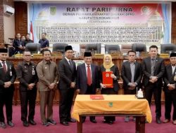Rapat Paripurna DPRD Rokan Hilir Pengumuman Hasil Penetapan Pasangan Bupati dan Wakil Bupati Terpilih Tahun 2024 Masa Jabatan 2025 – 2030