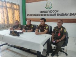 Kajari SBB Bambang Heripurwanto :  Mengikuti Giat Zoom Video Conference Terkait Penandatanganan Komitmen Pengawasan Perizinan Daerah Melalui Nota Kesepahaman